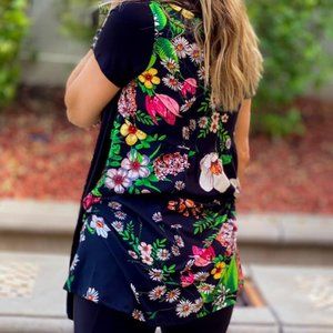 NWT Floral Short Sleeve Tunic